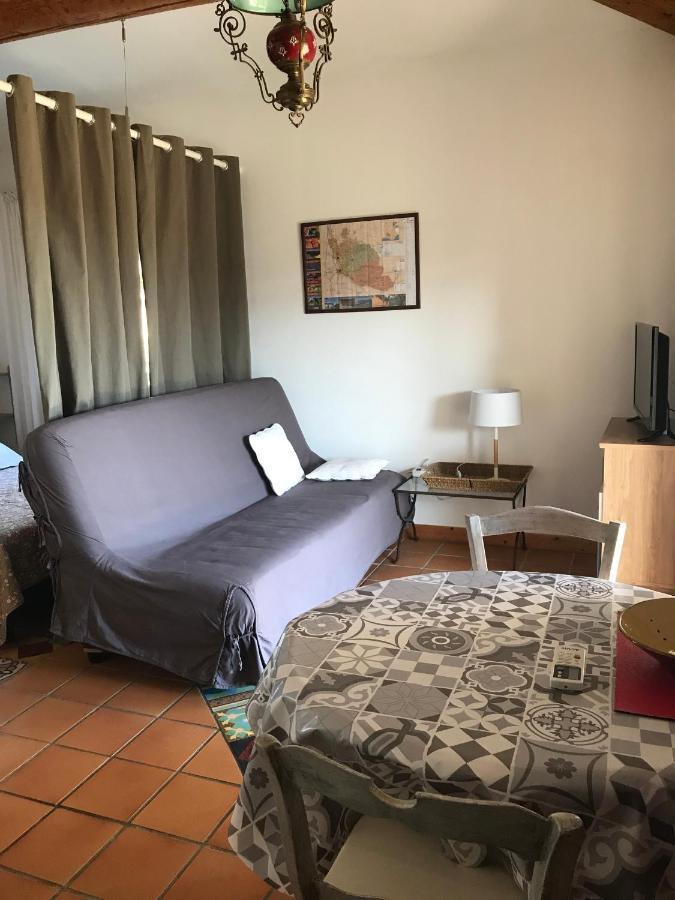 Chambres D'Hotes Et Gites Le Mas Mellou Orange  Exteriör bild